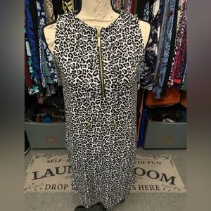 Michael Michael Kors beautiful animal print casual dress. Size XS Color Gray/Wht